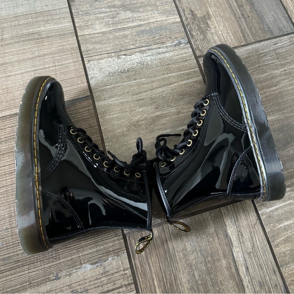 DR.MARTENS WOMENS ZAVALA COMBAT BOOT size 6 - Picture 9 of 10